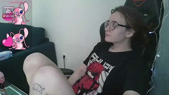 Snapshot of crashtest_13 chatting on February 26, 12:03 pm crashtest 13 online show from February 26, 12:03 pm