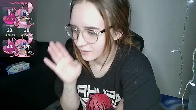 Snapshot of crashtest_13 chatting on February 26, 4:03 pm crashtest 13 online show from February 26, 4:03 pm