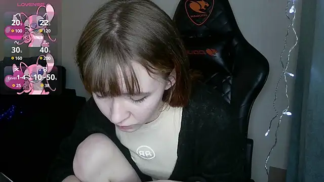 Snapshot of crashtest_13 chatting on February 27, 7:04 pm crashtest 13 online show from February 27, 7:04 pm