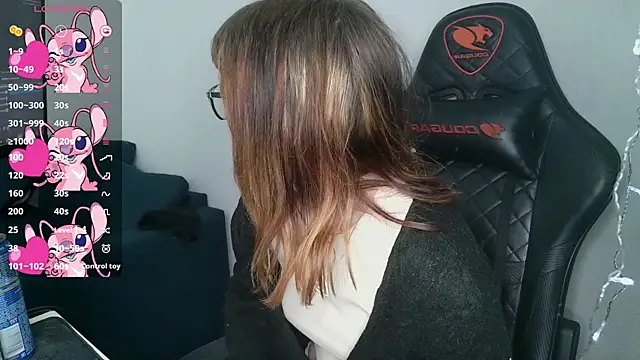 Snapshot of crashtest_13 chatting on February 28, 12:31 pm crashtest 13 online show from February 28, 12:31 pm