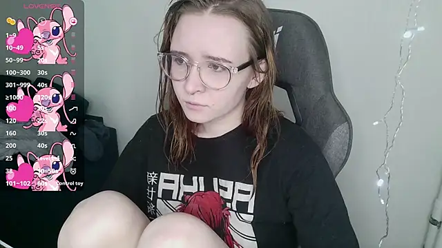 Snapshot of crashtest_13 chatting on March 17, 7:57 am crashtest 13 online show from March 17, 7:57 am