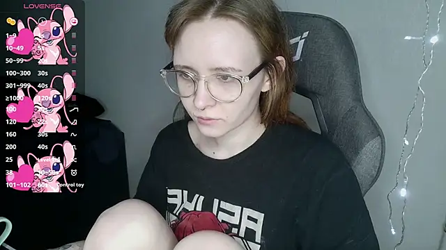 Snapshot of crashtest_13 chatting on March 18, 2:48 pm crashtest 13 online show from March 18, 2:48 pm