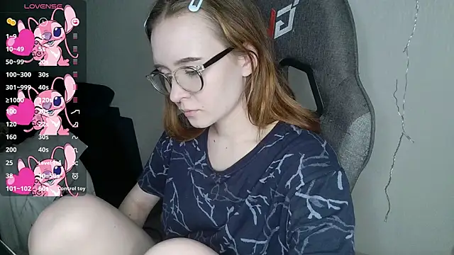 Snapshot of crashtest_13 chatting on March 22, 8:04 pm crashtest 13 online show from March 22, 8:04 pm