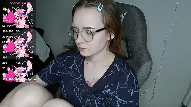 Snapshot of crashtest_13 chatting on March 22, 11:31 pm crashtest 13 online show from March 22, 11:31 pm