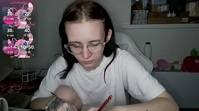 Snapshot of crashtest_13 chatting on September 9, 10:31 pm crashtest 13 online show from September 9, 10:31 pm