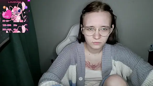 Snapshot of crashtest_13 chatting on October 18, 5:14 pm crashtest 13 online show from October 18, 5:14 pm