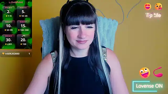 Snapshot of Violla_My chatting on June 21, 5:21 am Violla My online show from June 21, 5:21 am