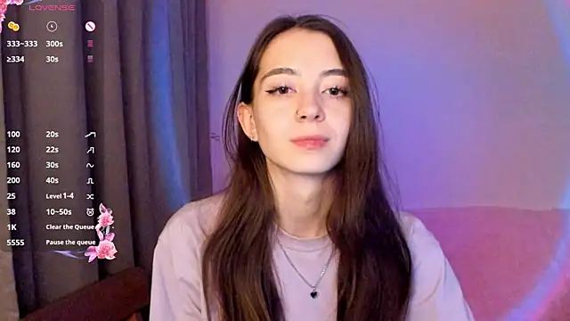 EvaBradley online show from November 4, 6:51 pm