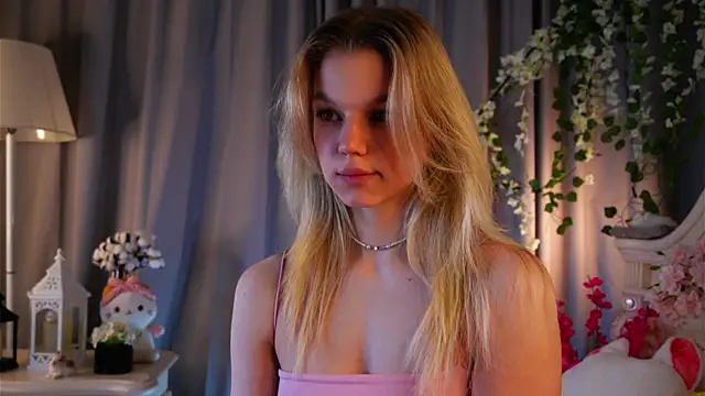 EdlinAlliston online show from December 15, 2:32 pm