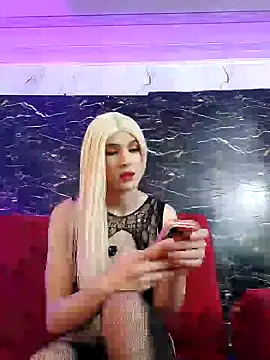 Snapshot of crislingery_dolli chatting on May 2, 1:16 pm crislingery dolli online show from May 2, 1:16 pm