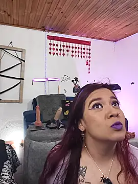 keila j online show from December 4, 10:46 am