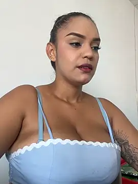 Snapshot of Sara-77 chatting on May 13, 6:27 pm Sara-77 online show from May 13, 6:27 pm