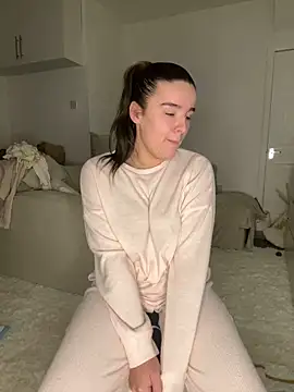 maisiesmithx online show from January 8, 8:50 pm