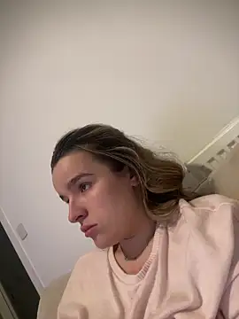 maisiesmithx online show from February 17, 11:00 pm