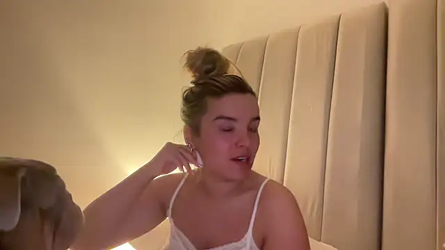 maisiesmithx online show from April 24, 11:18 pm