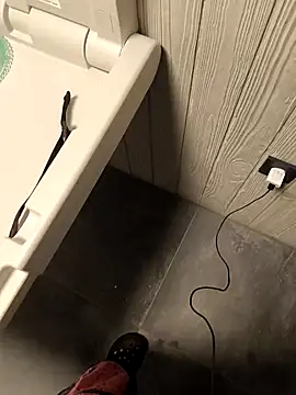 Snapshot of DrownMentallyyy chatting on January 8, 2:46 am DrownMentallyyy online show from January 8, 2:46 am