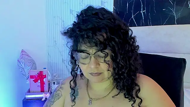 Snapshot of Reginavegaa chatting on May 11, 11:38 am Reginavegaa online show from May 11, 11:38 am