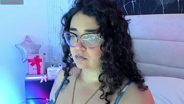 Snapshot of Reginavegaa chatting on May 18, 11:49 am Reginavegaa online show from May 18, 11:49 am