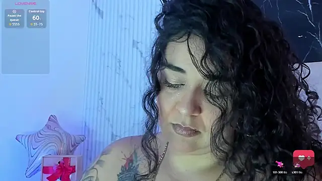 Snapshot of Reginavegaa chatting on May 23, 11:36 am Reginavegaa online show from May 23, 11:36 am