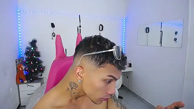 Leonard Price online show from December 2, 4:13 pm