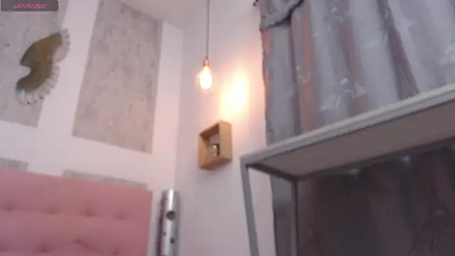Snapshot of zhamira_21 chatting on May 28, 8:06 pm zhamira 21 online show from May 28, 8:06 pm