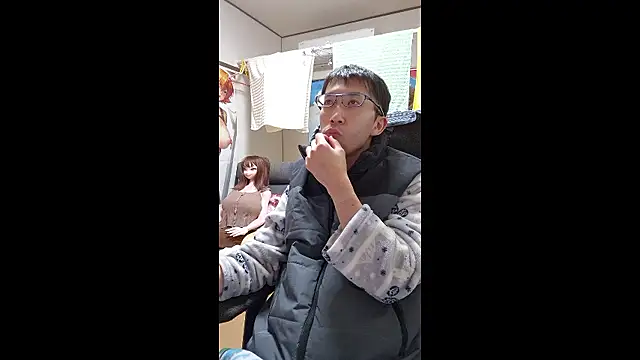 Aenbukkake kai2 online show from November 27, 3:36 pm