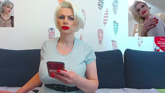 Snapshot of ForeverBarbie_ chatting on June 20, 12:03 am ForeverBarbie online show from June 20, 12:03 am