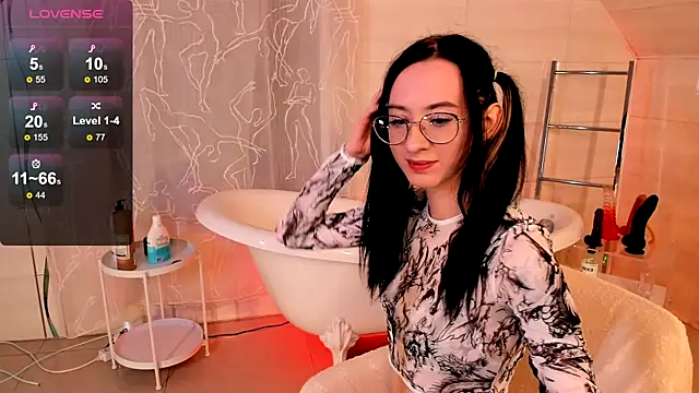 Snapshot of Dark_Lola_ chatting on December 14, 9:40 am Dark Lola online show from December 14, 9:40 am