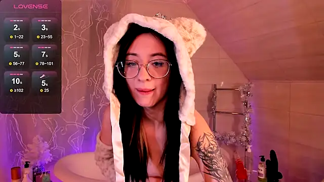 Snapshot of Dark_Lola_ chatting on December 17, 12:54 pm Dark Lola online show from December 17, 12:54 pm