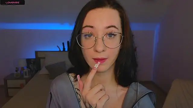 Snapshot of Dark_Lola_ chatting on December 21, 9:55 am Dark Lola online show from December 21, 9:55 am