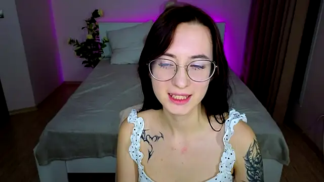 Snapshot of Dark_Lola_ chatting on January 17, 3:53 pm Dark Lola online show from January 17, 3:53 pm