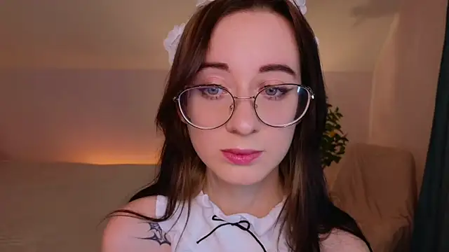 Snapshot of Dark_Lola_ chatting on February 2, 12:57 pm Dark Lola online show from February 2, 12:57 pm