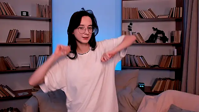 Snapshot of Dark_Lola_ chatting on February 3, 1:40 pm Dark Lola online show from February 3, 1:40 pm