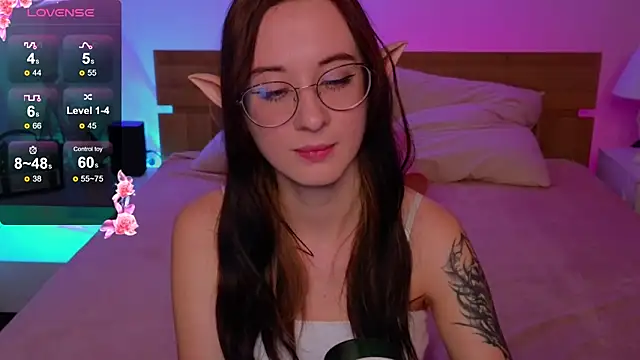 Snapshot of Dark_Lola_ chatting on February 8, 1:01 pm Dark Lola online show from February 8, 1:01 pm