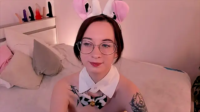 Snapshot of Dark_Lola_ chatting on February 9, 9:58 am Dark Lola online show from February 9, 9:58 am