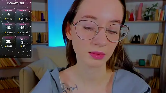 Snapshot of Dark_Lola_ chatting on March 4, 5:42 am Dark Lola online show from March 4, 5:42 am