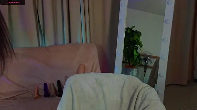 Snapshot of Dark_Lola_ chatting on March 5, 4:56 am Dark Lola online show from March 5, 4:56 am