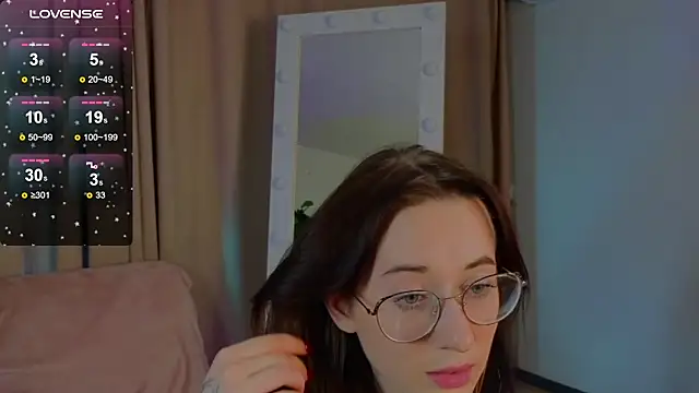 Snapshot of Dark_Lola_ chatting on March 8, 9:39 am Dark Lola online show from March 8, 9:39 am