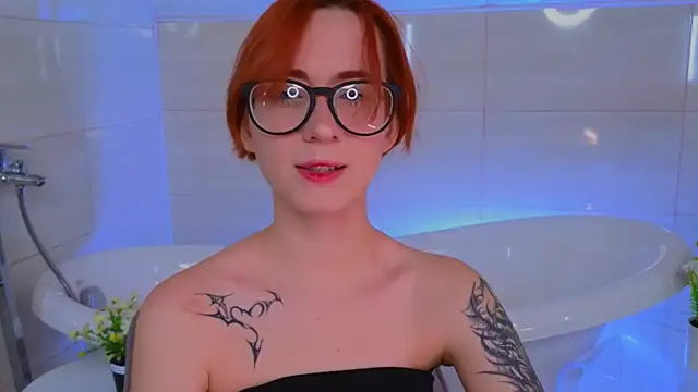 Snapshot of Dark_Lola_ chatting on October 11, 2:44 am Dark Lola online show from October 11, 2:44 am