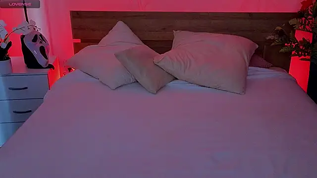 Snapshot of Dark_Lola_ chatting on October 19, 2:23 am Dark Lola online show from October 19, 2:23 am