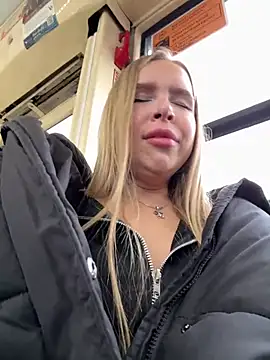 Snapshot of mur_girl chatting on March 1, 12:34 pm mur girl online show from March 1, 12:34 pm