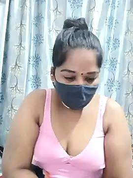 Snapshot of MaaliiiPonuTamil chatting on January 26, 12:48 am MaaliiiPonuTamil online show from January 26, 12:48 am