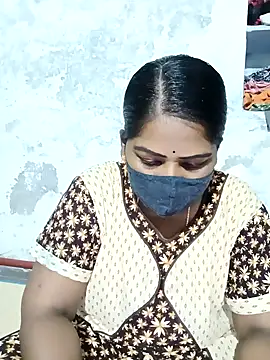 Snapshot of MaaliiiPonuTamil chatting on February 9, 11:14 am MaaliiiPonuTamil online show from February 9, 11:14 am