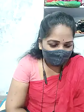 Snapshot of MaaliiiPonuTamil chatting on February 18, 10:05 am MaaliiiPonuTamil online show from February 18, 10:05 am