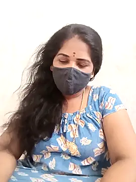 Snapshot of MaaliiiPonuTamil chatting on March 5, 8:21 am MaaliiiPonuTamil online show from March 5, 8:21 am