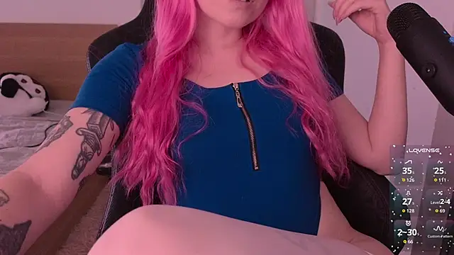 Snapshot of h2h0e chatting on February 8, 8:01 pm h2h0e online show from February 8, 8:01 pm