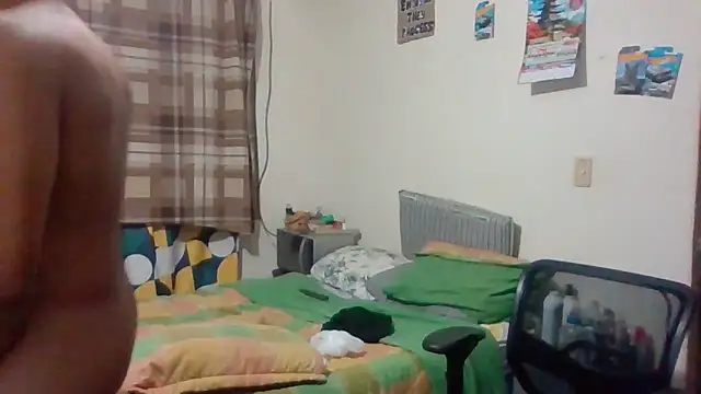 Snapshot of karlgiles_ chatting on December 19, 12:13 am karlgiles online show from December 19, 12:13 am