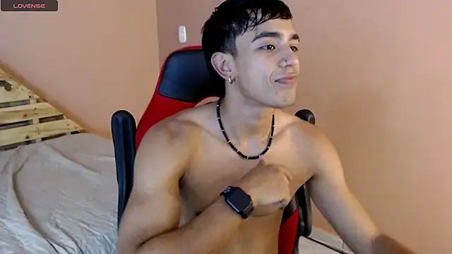 Snapshot of karlgiles_ chatting on February 20, 6:02 pm karlgiles online show from February 20, 6:02 pm