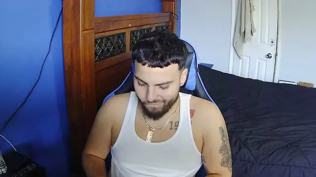 Snapshot of MasterKvn chatting on January 24, 6:14 pm MasterKvn online show from January 24, 6:14 pm