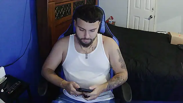 Snapshot of MasterKvn chatting on February 10, 5:25 am MasterKvn online show from February 10, 5:25 am